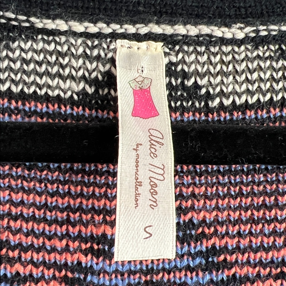 Geometric Button Cardigan - Picture 8 of 8